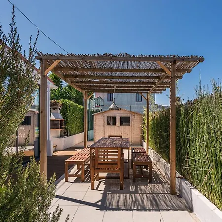 Penzion Guestready - Sunset Pool House